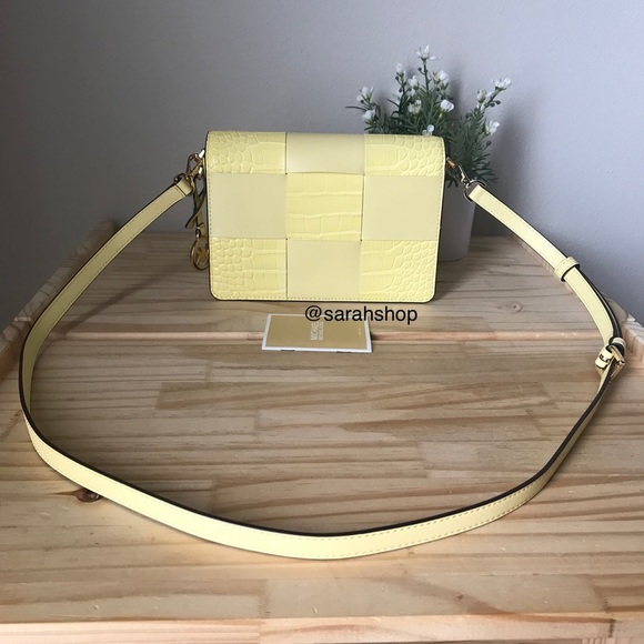 🌼Michael Kors Purse - Picture 3 of 13
